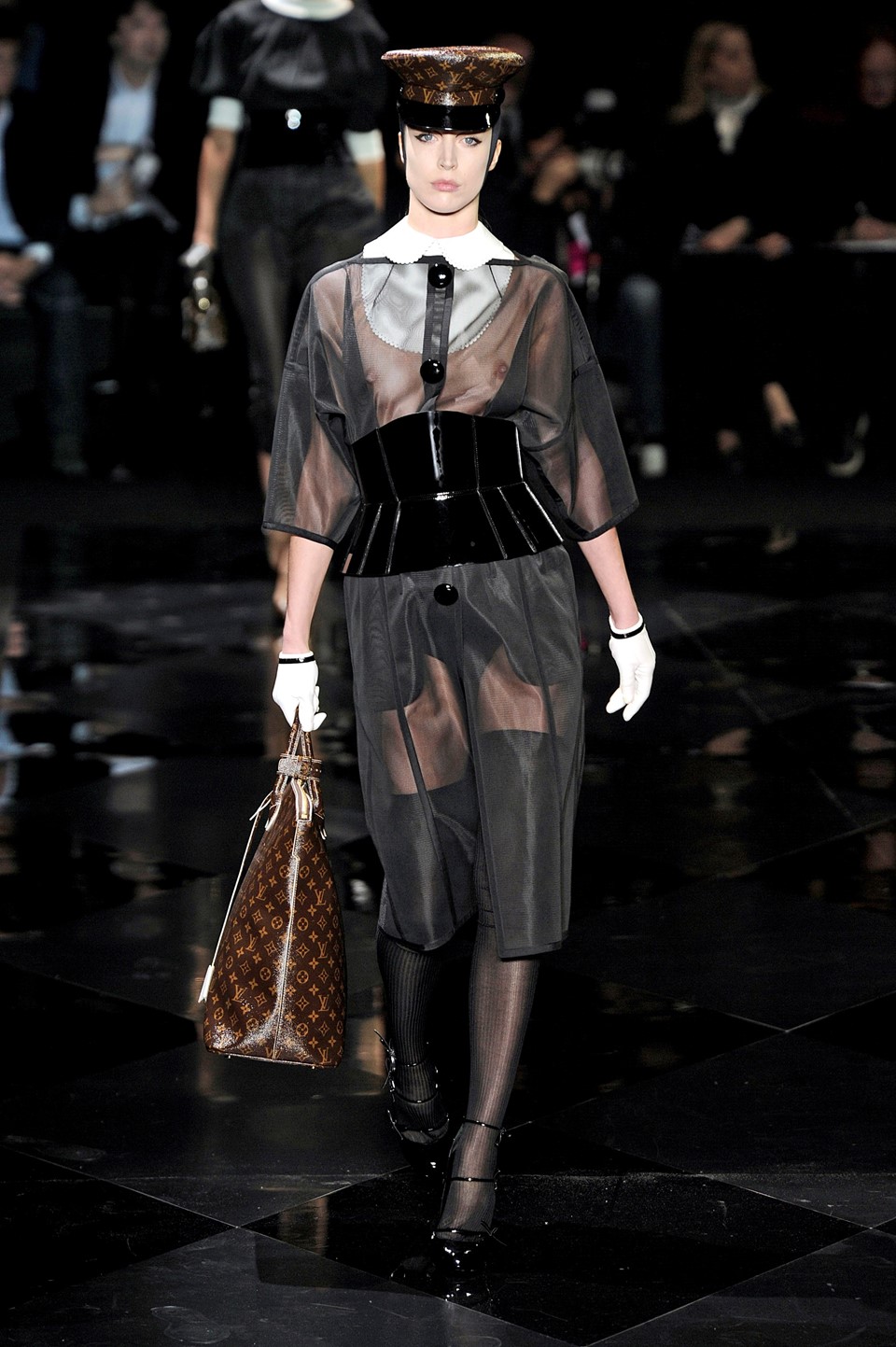 louis vuitton runway outfits