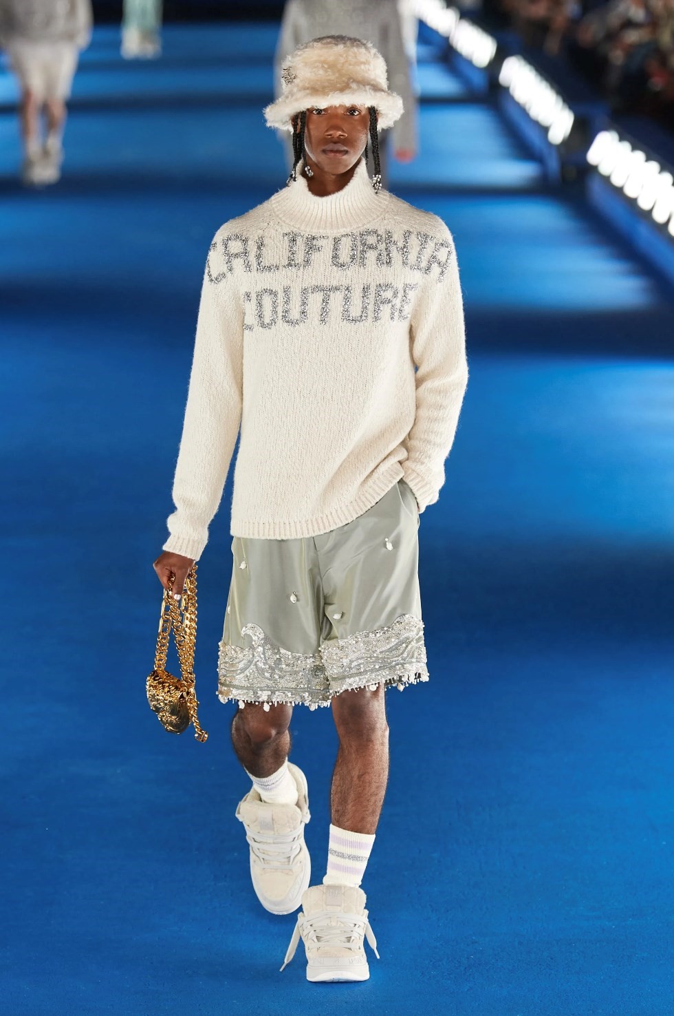Louis Vuitton unveils 2020 Cruise Collection, a couture dialogue between  Paris and New York - LVMH